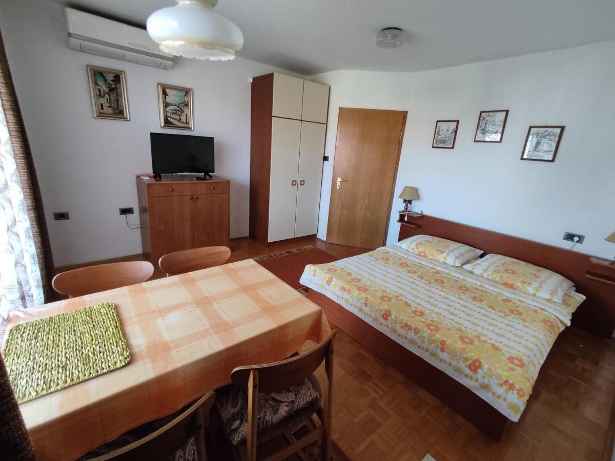 Apartments Samec Izola Exterior photo